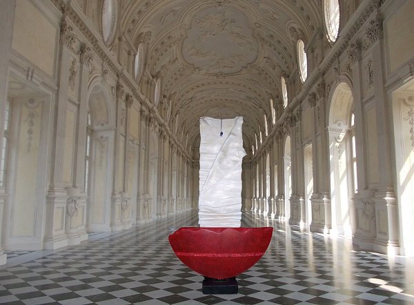 Trasvola l'anima fragile all'infinito